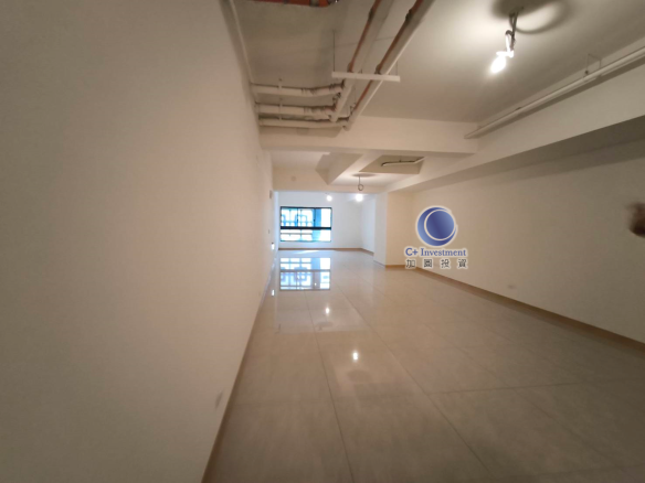 Prime location near Taipei Main Station!Newly completed development!B1 standard parking space included!Grand entrance lobby!Comprehensive building amenities!