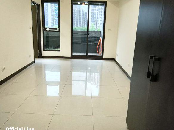 Well-maintained 2BR + 1 Living! Prime Location near Park & Walking Paths!  Prime Location near Park & Walking Paths!